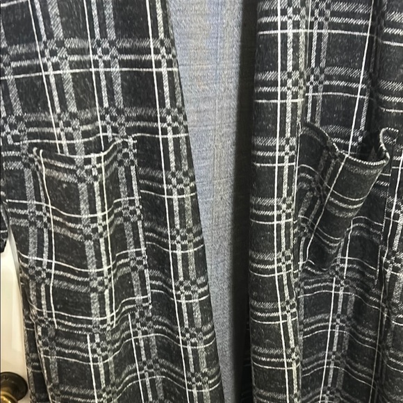 NWT LuLaRoe Black and White Knit Cardigan - Picture 5 of 7